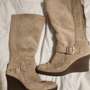 UGG Size 7 Suede Wedge Knee-High Boots in Taupe*in Excellent Preowned Condition*